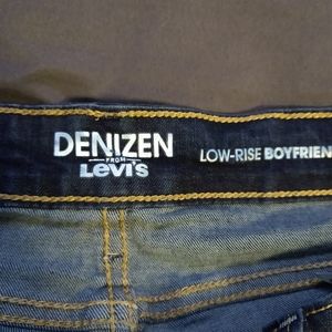 Denizen Levi's low-rise boyfriend distressed jeans